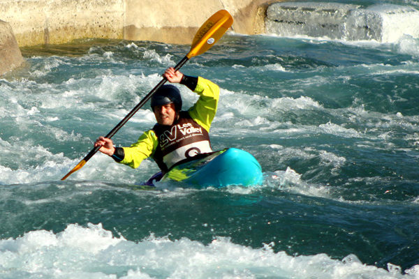 Daniel Murray paddling at Lee Valley